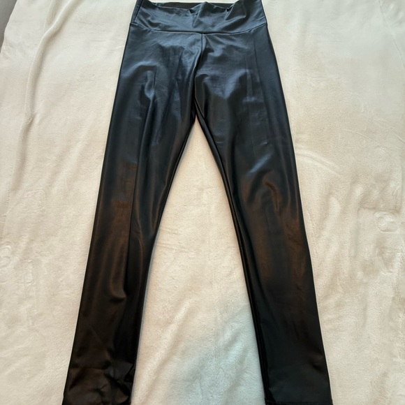 Leather looking Black Leggings - Picture 1 of 3